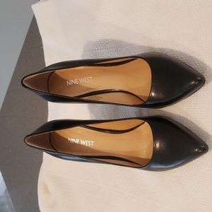 Nine West Classic Black Leather Pump